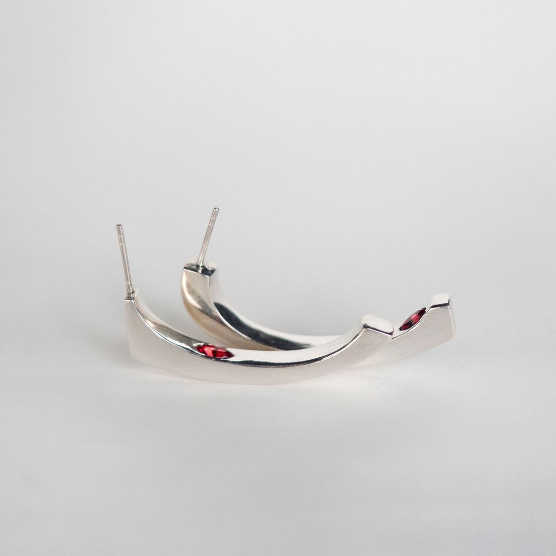 Ambos - 哥德飞扶壁 耳环 Buttress Earring (亮银) - 耳环/耳夹 - 宝石 银色