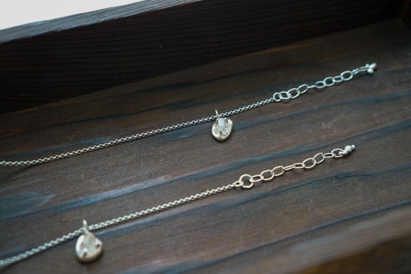 额 我爬不起来 迷你闪灵银手链 - 手链/手环 - 半宝石 银色