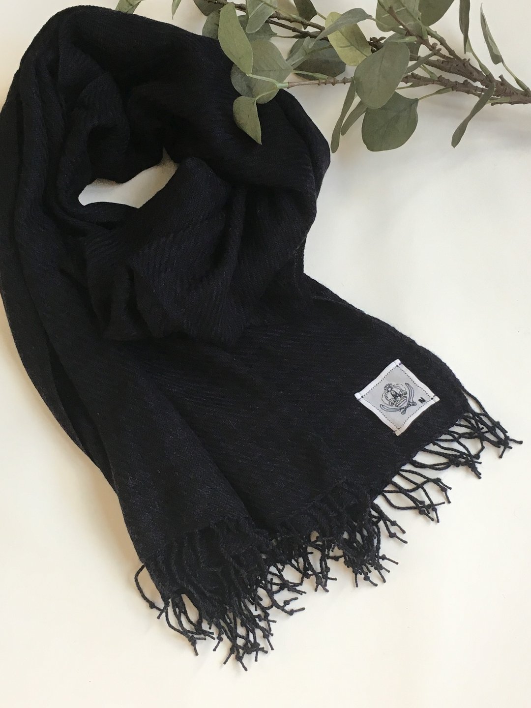 Hand woven shepherds check shawl - 丝巾 - 羊毛 黑色