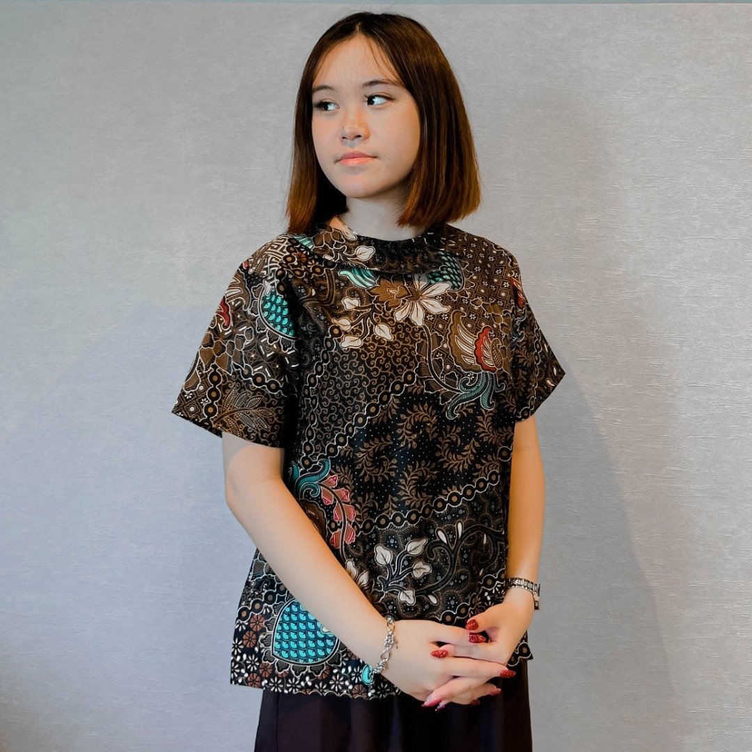 印尼蜡染不对称领短袖上衣 EMINA - 女装上衣 - 棉 多色