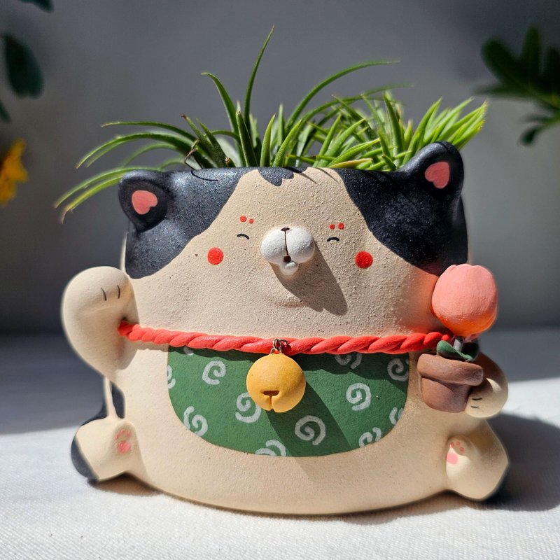 Cow lucky cat planter, holding flower pot. Handmade planter. - 花瓶/陶器 - 陶 
