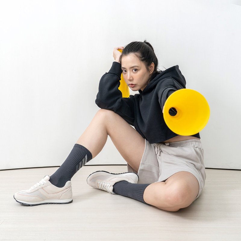 【箭步】气流运动袜-暴风灰-长筒-L-除臭/厚底 - 袜子 - 棉．麻 