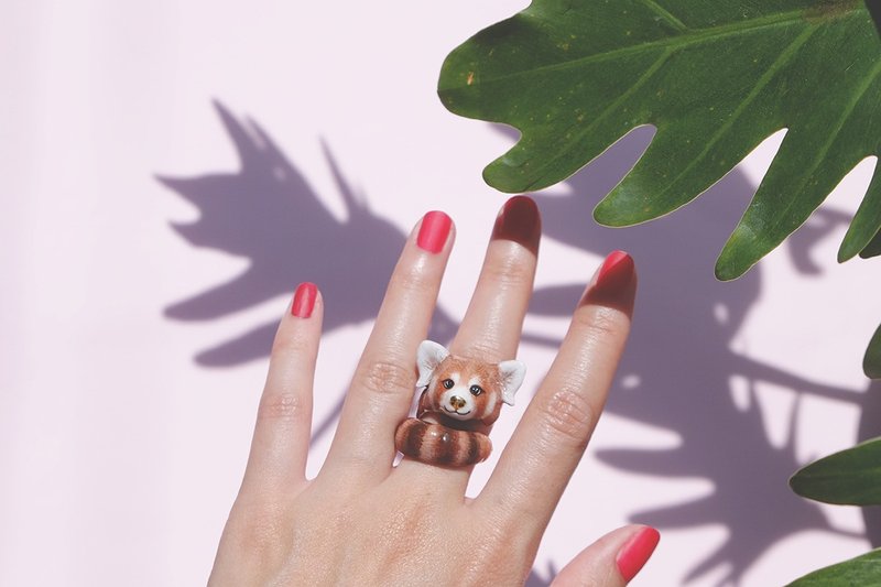 Raph Red Panda Ring, Handcrafted Enamel, Red Panda Ring. - 戒指 - 其他金属 红色
