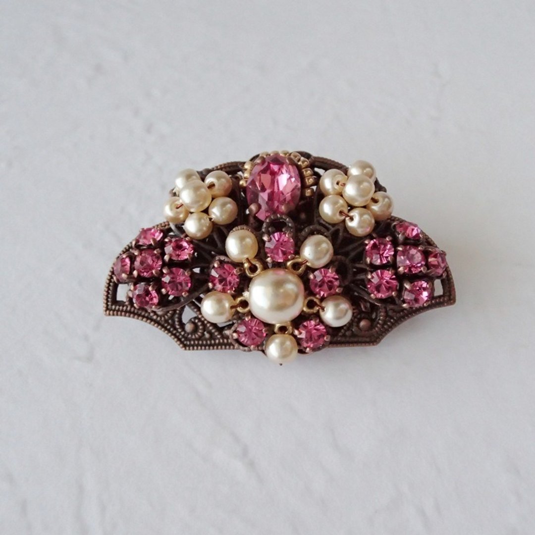 Pink Rhinestone Brooch in Fan Shape - Jewelry by mdmButiik - 胸针 - 玻璃 粉红色