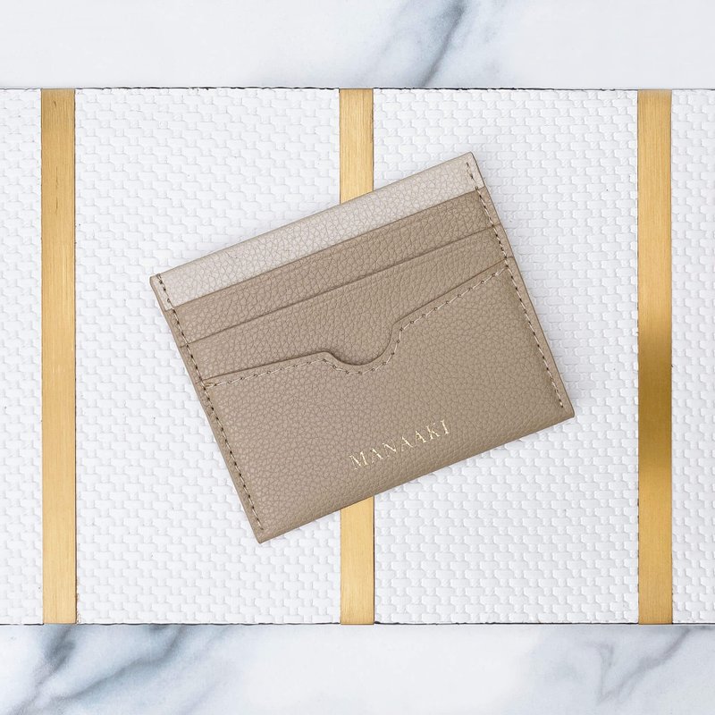 【MANAAKI】半月卡片套(6卡位) 名片夹 小钱包 钱夹 皮革 - 名片夹/名片盒 - 环保材料 卡其色