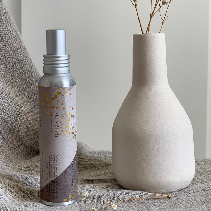 盖莱精油香氛喷雾100ml 室内香氛瑜珈香氛古巴香酯/广藿香/苦橙叶 - 香薰/精油/线香 - 精油 卡其色
