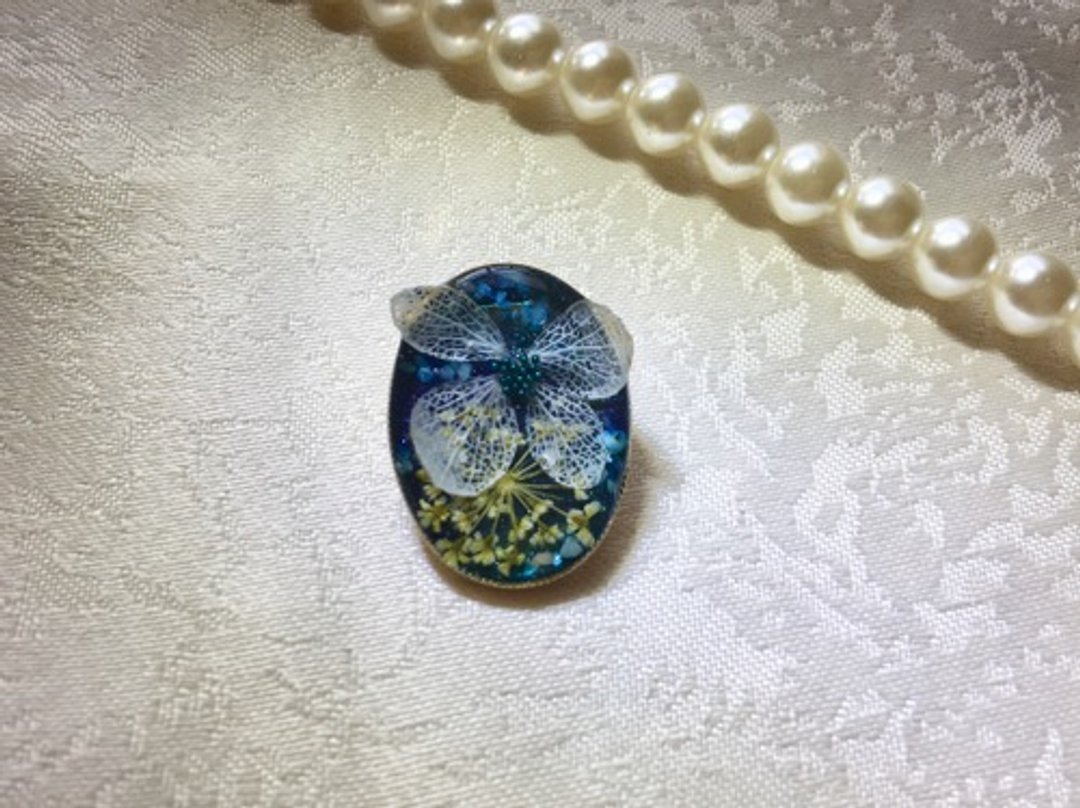 Hydrangea brooch, pendant top - 胸针 - 其他金属 