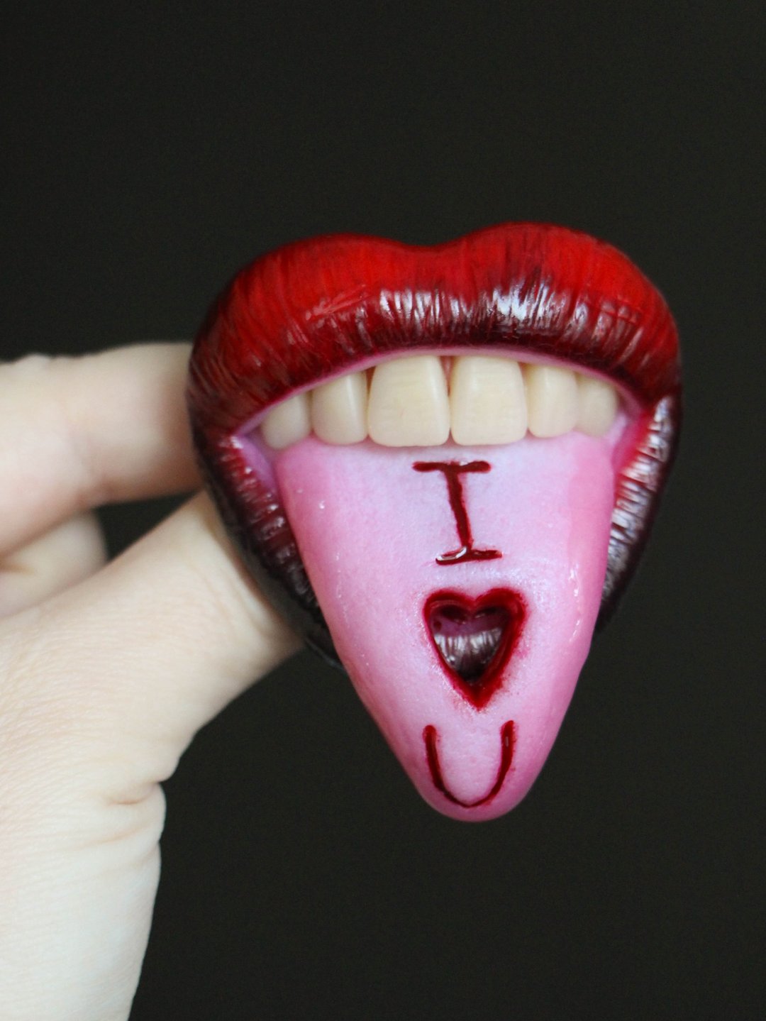 带章鱼触角的唇形胸针 Gothic Jewelry, Black Red Lips Brooch - 胸针 - 其他材质 红色