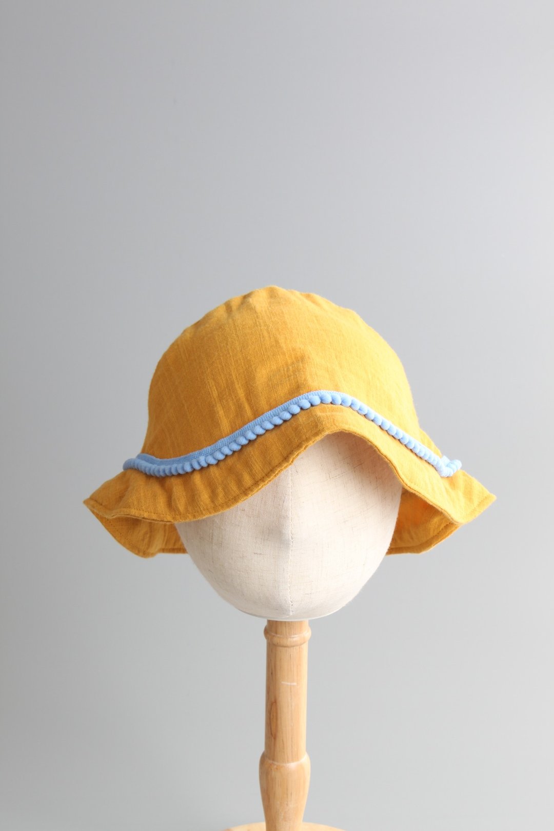 小孩系列 | Bonbies日本纯棉纯色二重纱布.手工夏日蓝POMPOM小帽子 - 围嘴/口水巾 - 棉 黄色