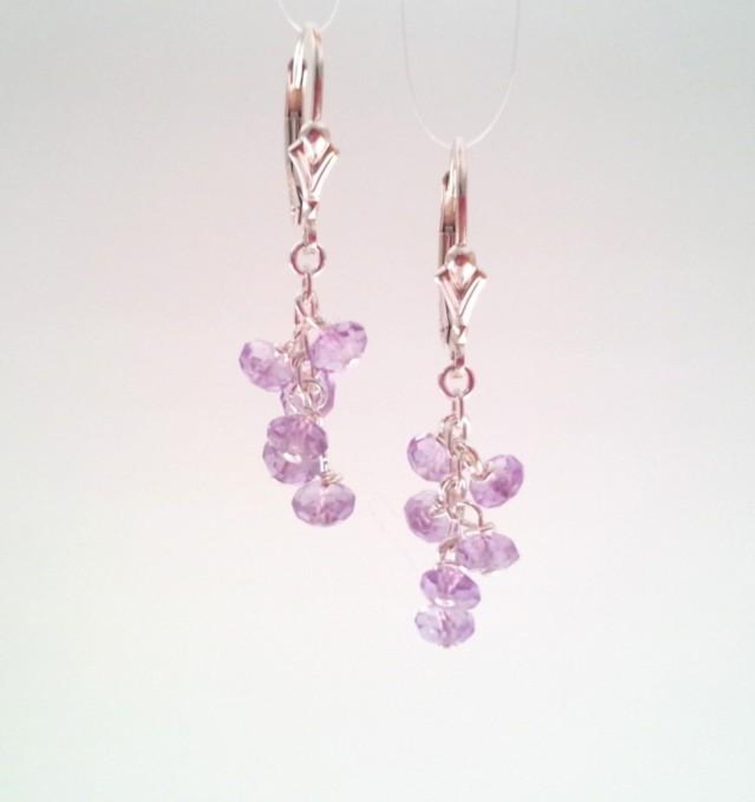 Natural Amethyst Silver Lever Lock Earrings - 耳环/耳夹 - 其他金属 紫色