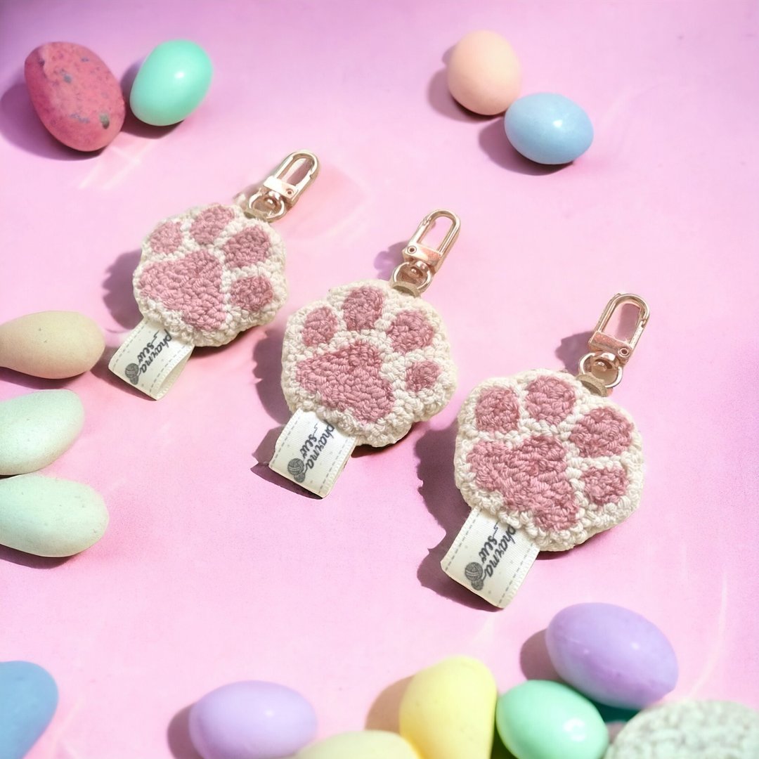 Made to order Customized key chain cat foot keychain pet dog paw keychain - 钥匙链/钥匙包 - 绣线 多色