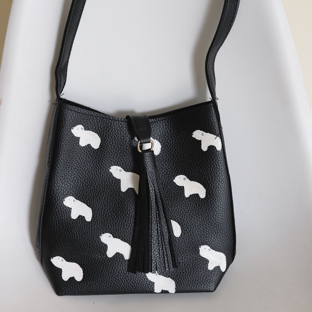 Polar Bear Flat Bucket Bag - 侧背包/斜挎包 - 真皮 粉红色