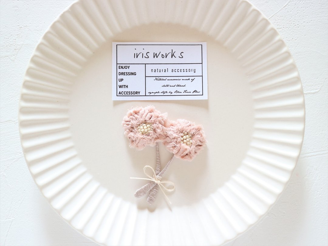 [Resale] Aria Bouquet Brooch Pale Pink - 胸针 - 棉 粉红色