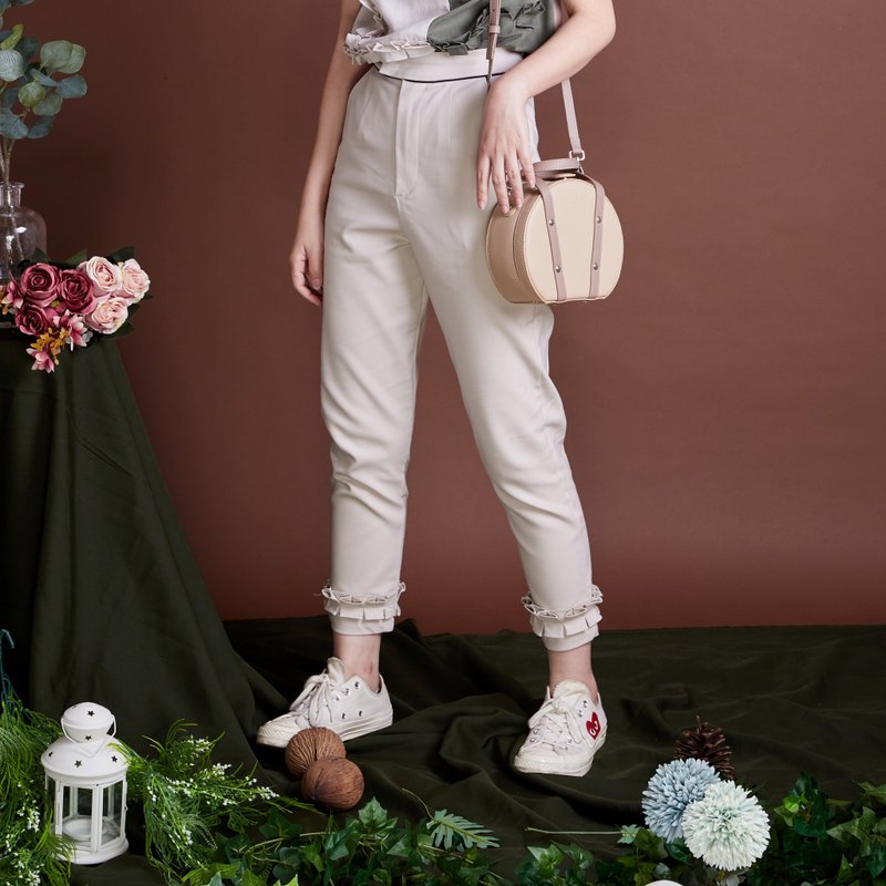 Dreamy Pants with Beautiful Frills - Cream - 女装长裤 - 棉．麻 卡其色