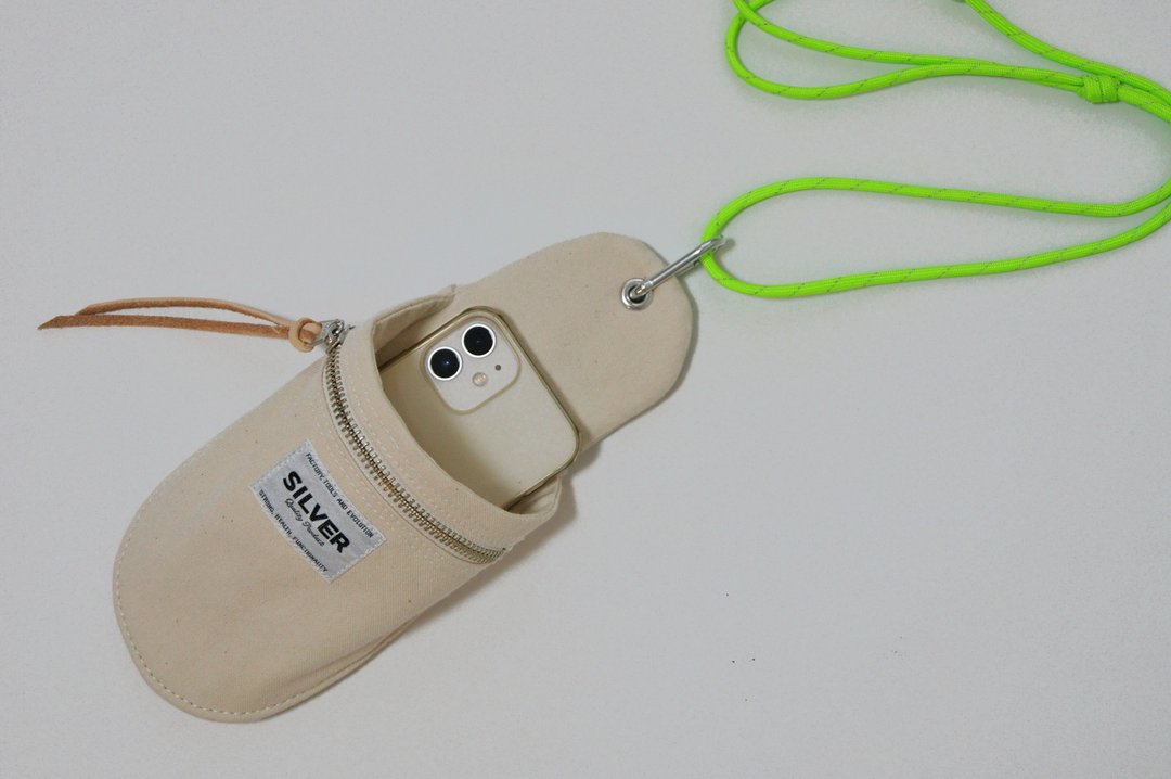 FOOT +NECK 趣味拖鞋造型 iPhone mini 帆布手机包 - 其他 - 棉 白色