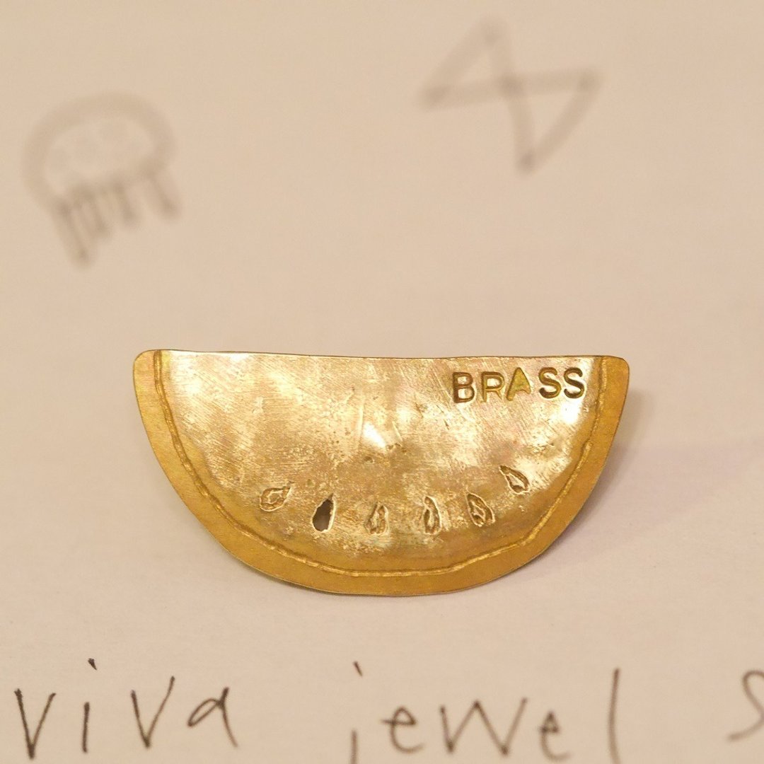 BRASS 西瓜宝宝 迷你胸针 订制生产 - 胸针 - 铜/黄铜 金色