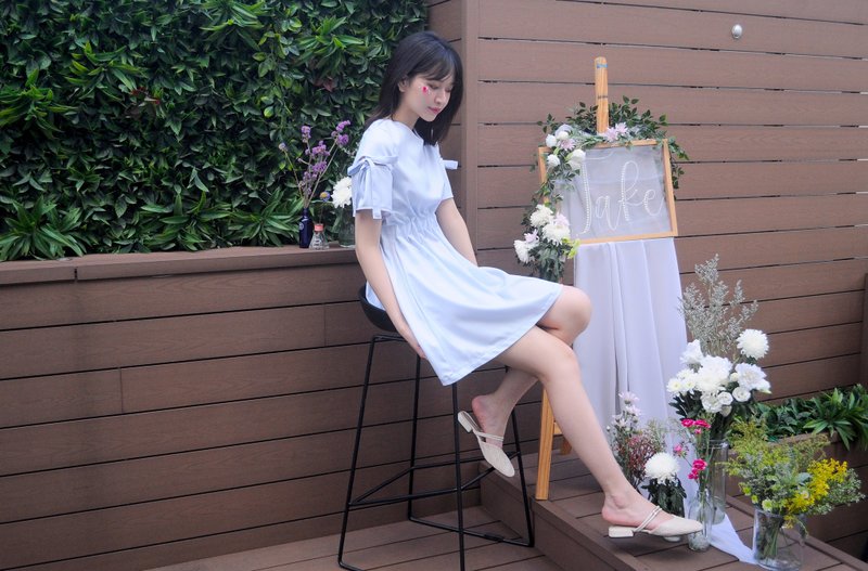 蝴蝶结袖立体束腰 little periwinkle dress - 洋装/连衣裙 - 聚酯纤维 蓝色