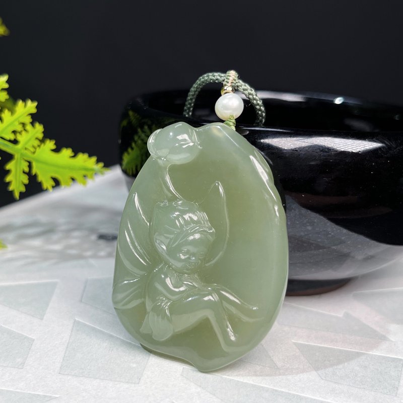 和田玉晴水绿吊坠项錬 雕刻小精灵老料玉坠挂件 附证书 高油高润 - 项链 - 玉石 绿色