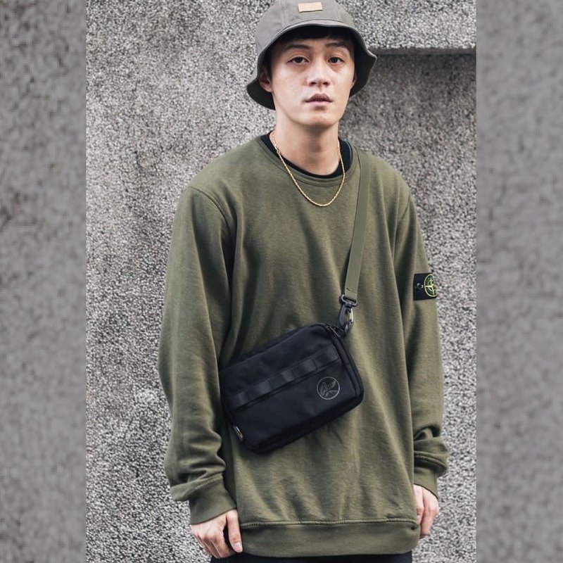 RITE x woden 户外 机能 联名小侧背包－黑 - 侧背包/斜挎包 - 防水材质 黑色