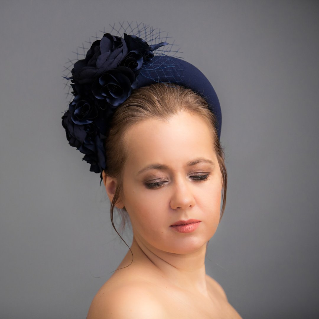 Navy blue fascinator hat for women. Navy blue padded headband. Navy wedding hat. - 发带/发箍 - 其他材质 蓝色