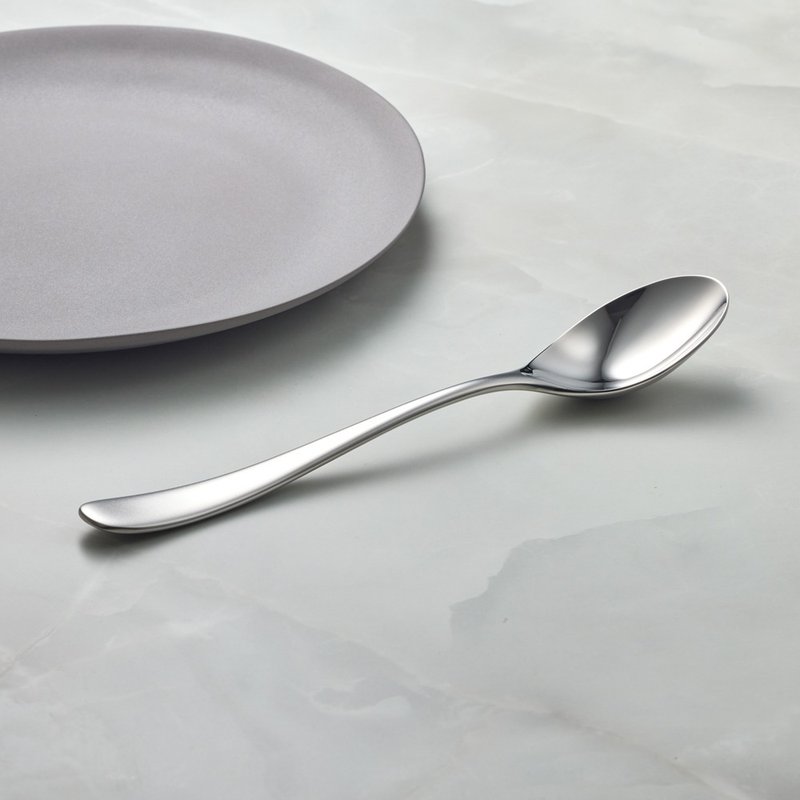日本山崎金属 - AQUATIQUE系列 -  雾面不锈钢晚餐匙 (203 mm) - 餐刀/叉/匙组合 - 其他金属 银色