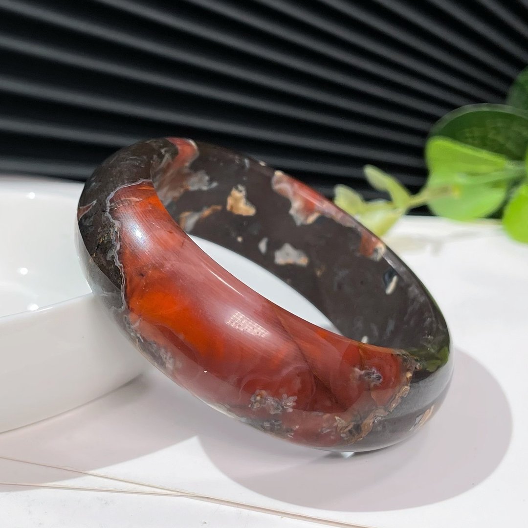 铁皮包浆南红玛瑙手镯52MM 火焰红鸿运当头红白料赤玉手环 古朴 - 手链/手环 - 半宝石 