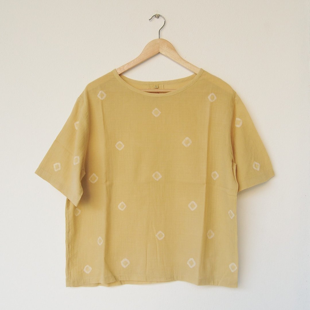 Yellow dots shirt / natural dye from mango - 女装上衣 - 棉 黄色