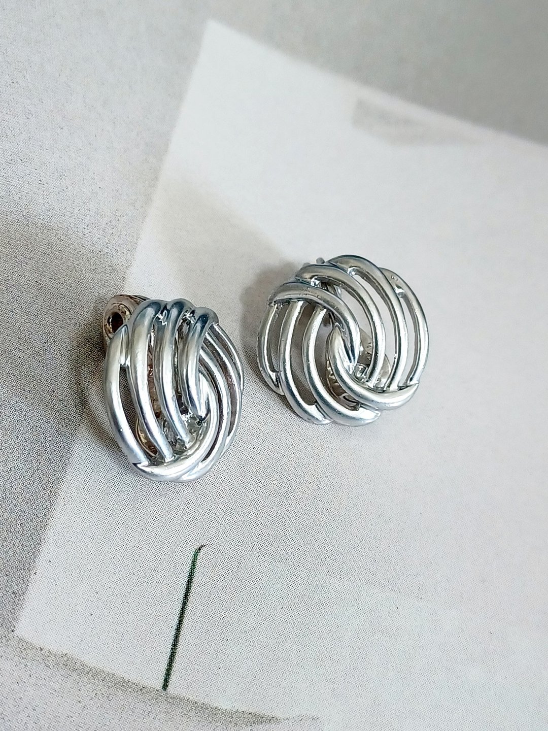 vintage jewelry  Monet  现代艺术风格 夹式耳环 - 耳环/耳夹 - 其他金属 