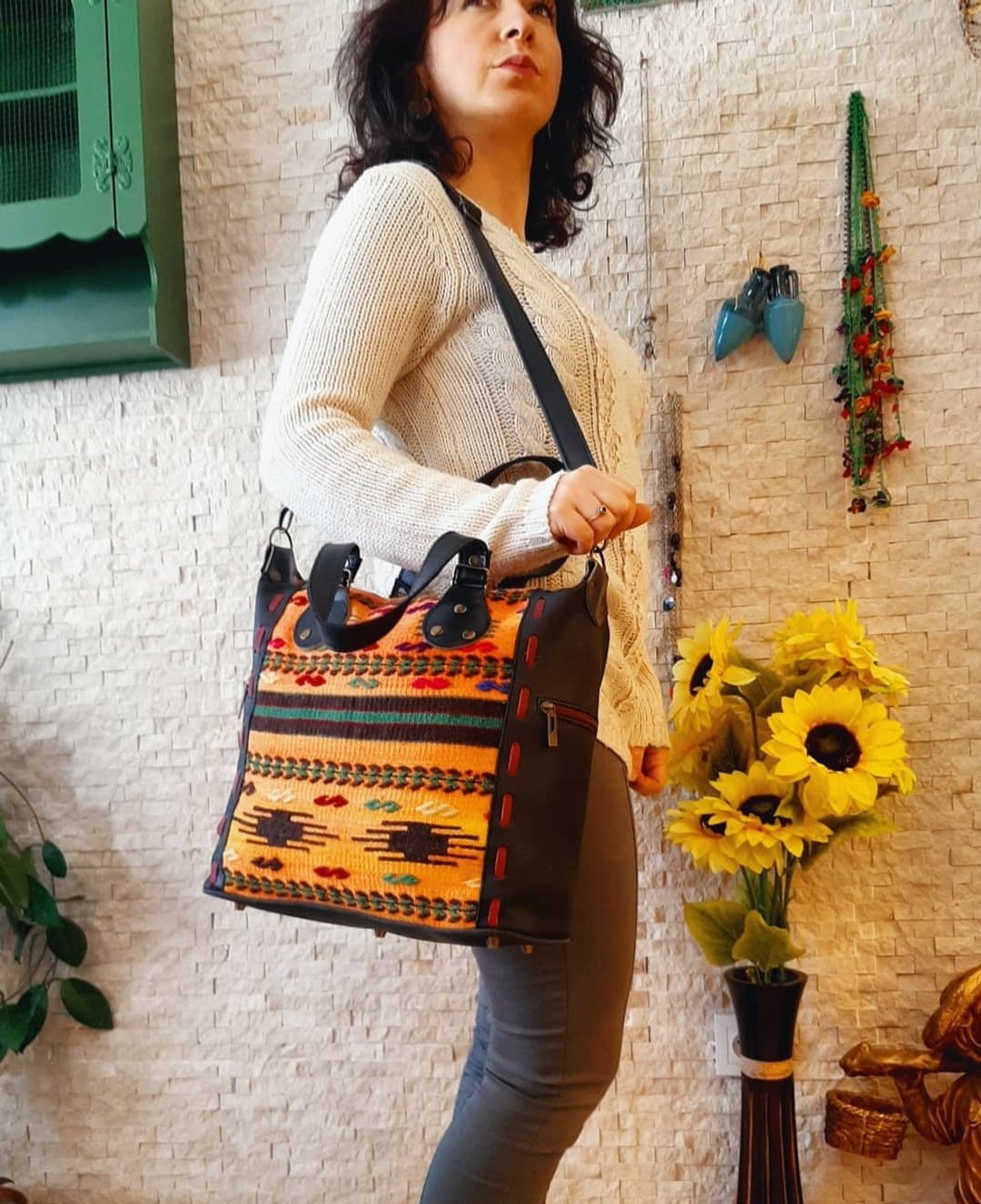 Smooth Leather &amp; Hand woven Vintage Kilim / Rug /Carpet New Design Hand Made BAG - 手提包/手提袋 - 其他材质 多色