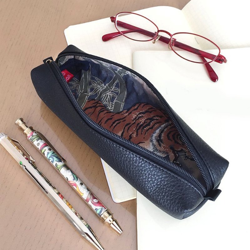 Leather pen case with Japanese Traditional pattern, Kimono - 铅笔盒/笔袋 - 真皮 黑色