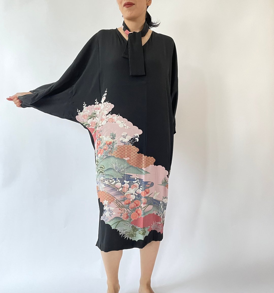 upcycled vintage kimono dress - 洋装/连衣裙 - 丝．绢 黑色