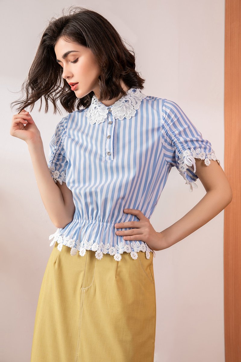 条纹蕾丝领橡筋束腰衬衫--浅蓝色--无里衬 - 女装上衣 - 其他人造纤维 蓝色