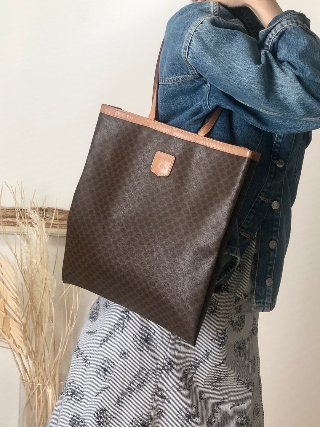 【日本直送 VintageShop solo 名牌中古包】CELINE 复古凯旋门标志手提包 棕色 压纹 PVC 托特包 vintage fpujkf - 手提包/手提袋 - 防水材质 咖啡色