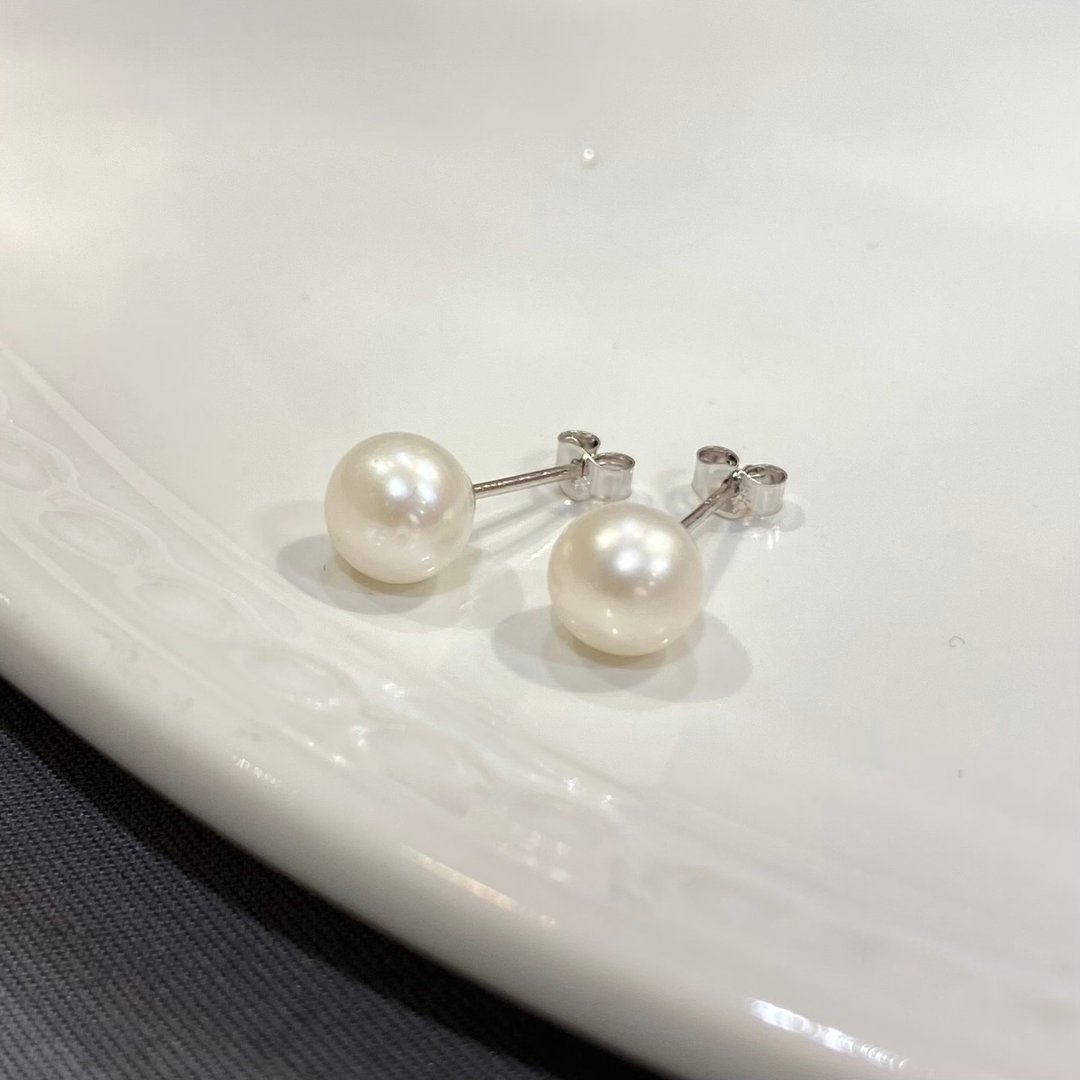 【K14 白金 淡水珍珠】14K 白金 5mm 淡水珍珠 耳环 14KWGP1 六月诞生石 - 耳环/耳夹 - 其他金属 白色