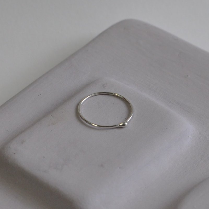 单颗水滴造型纯银戒指 / 0.8mm 圆线 / 可指定尺寸 - 戒指 - 其他金属 银色