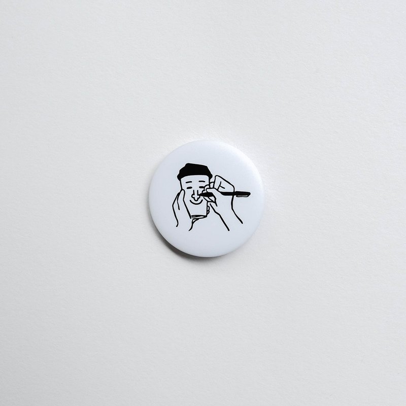 WHOSMiNG - PIN别针 LOGO - 胸针 - 塑料 白色