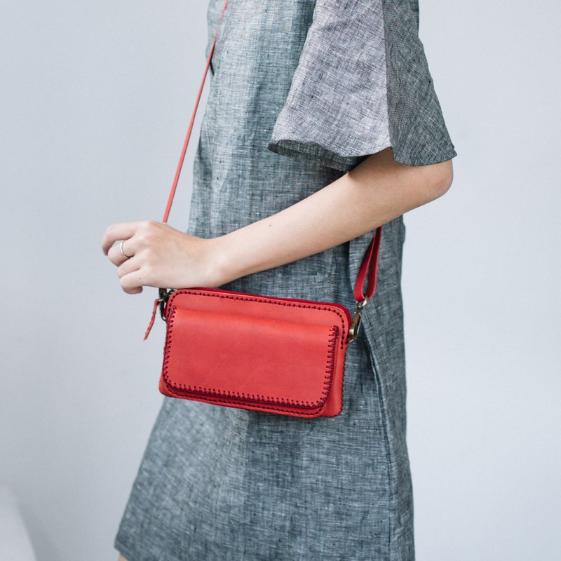 BAGUETTE- MINIMAL CROSSBODY HANDMADE JAPANESE COW LEATHER BAG- - 侧背包/斜挎包 - 真皮 红色