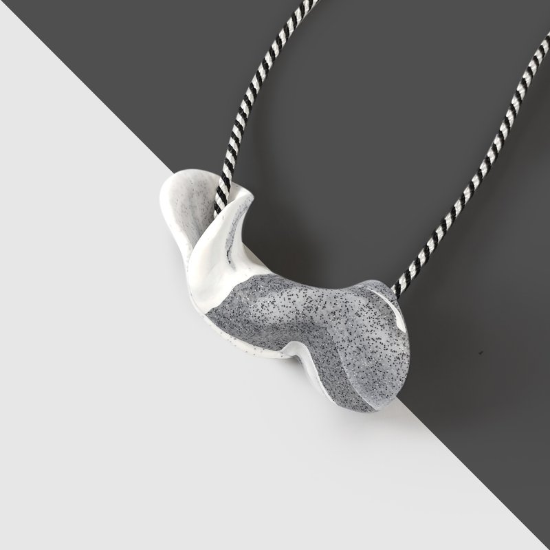 puppets 石头白色 twist collection 不规则 流动 系列 造型 颈链 长项链 坠子 - 长链 - 粘土 灰色