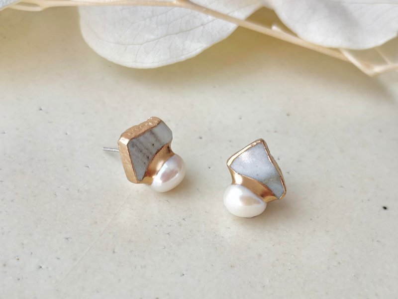 京烧 金继 医疗级不锈钢耳针 灰 白 淡水珍珠 天然石 传统工艺 No.370 - 耳环/耳夹 - 陶 灰色