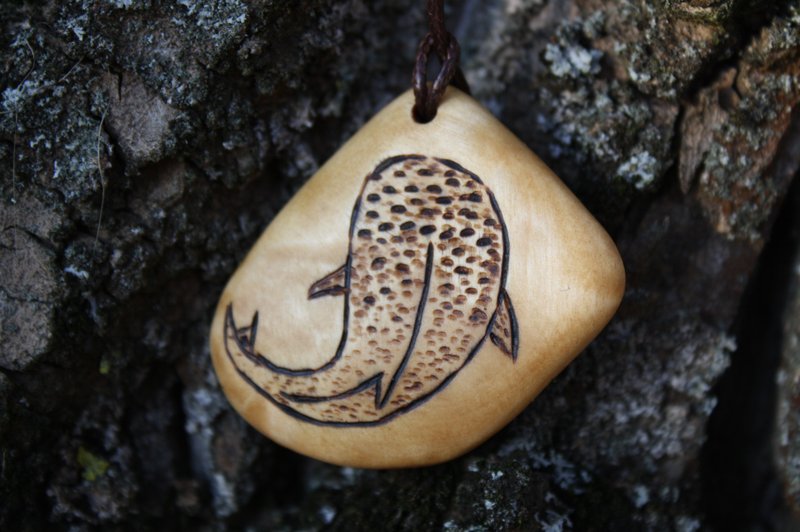 Whale infinity Strength Power Calmness Pacification Necklace Fantasy Spirit - 项链 - 木头 
