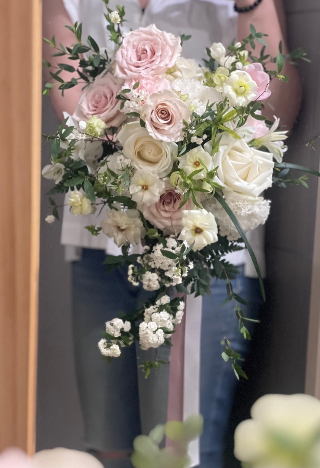 淡粉玫瑰 瀑布捧花 含同色系胸花一个 - 胸花/手腕花 - 植物．花 粉红色