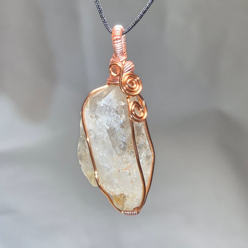 •我的乐章• 金属绕线 红泥骸骨水晶 水晶原矿吊坠 - 项链 - 水晶 白色