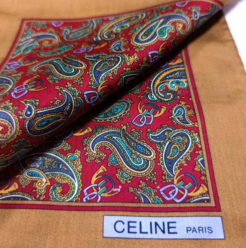Celine Paris 复古手帕 佩斯利印花 20 x 19.5 英寸 - 手帕/方巾 - 棉．麻 红色