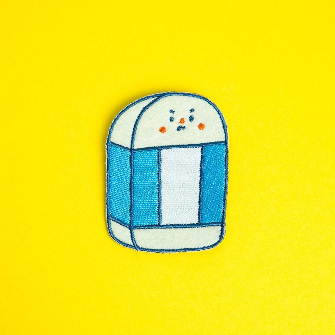 刺绣别针 / 橡皮擦小子 - 胸针 - 绣线 蓝色