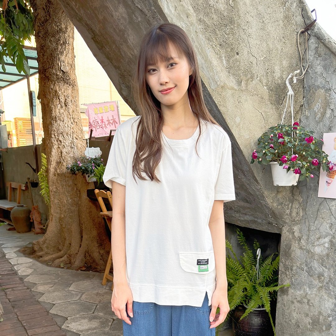 Hana Mokuba 圆领趣味假口袋造型开叉休闲T恤 - 女装 T 恤 - 其他材质 