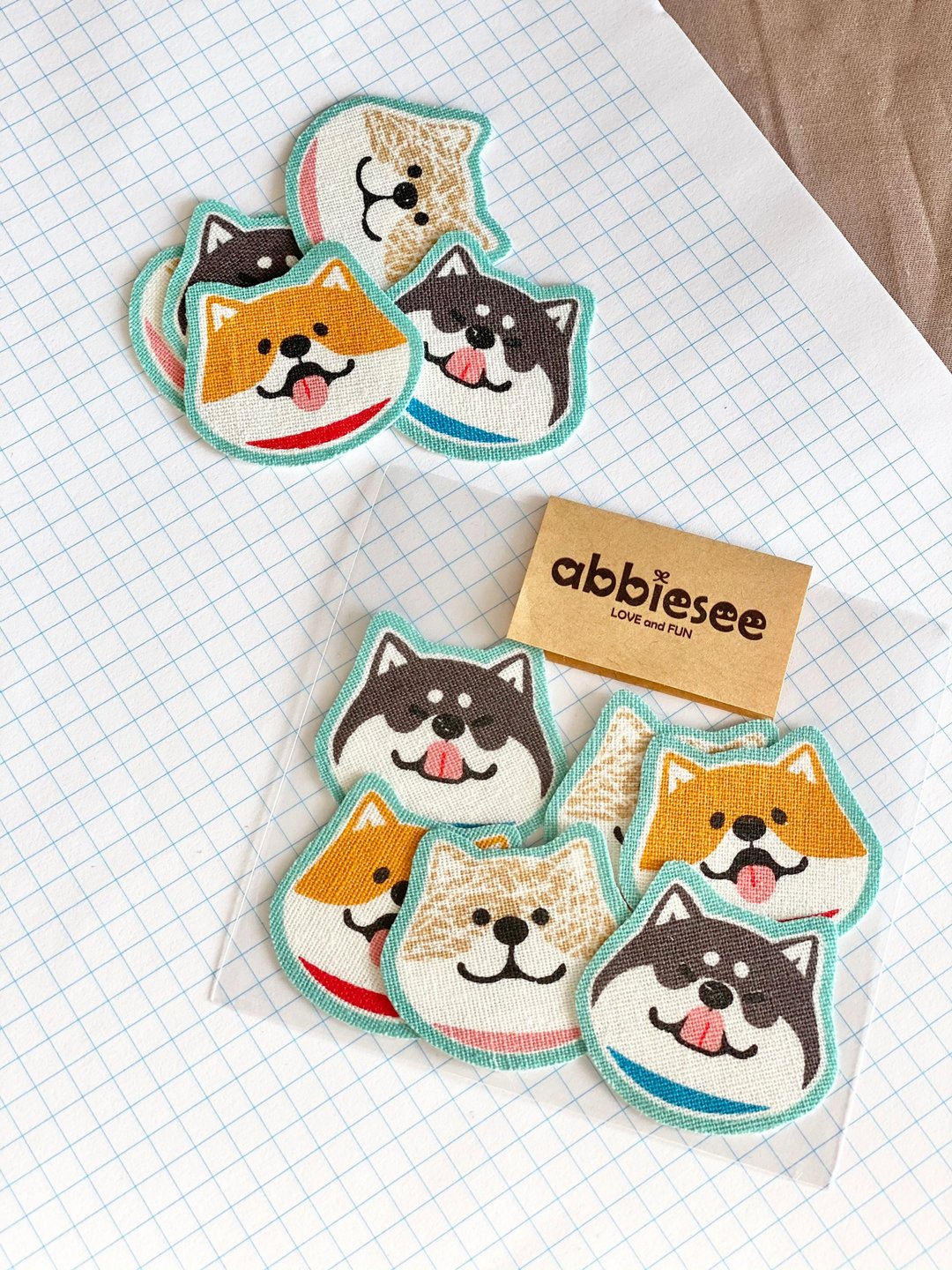 柴犬三兄弟贴纸_六张入///布贴纸  abbiesee贴纸簿 - 贴纸 - 棉 蓝色