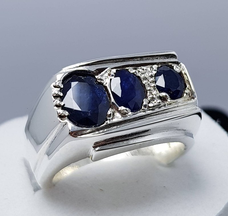 Natural Kashmir Color Sapphire Ring Sapphire Band Wedding Rich Blue 3 Stones - 戒指 - 宝石 蓝色