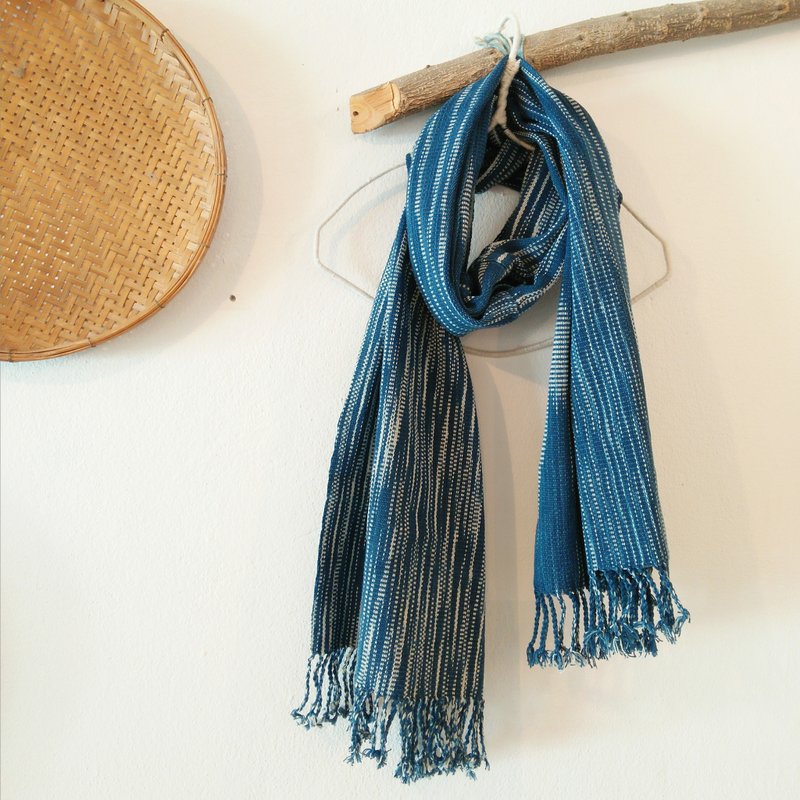 Change shawl mottled pattern / grass dyed hand-woven - 围巾/披肩 - 棉 蓝色