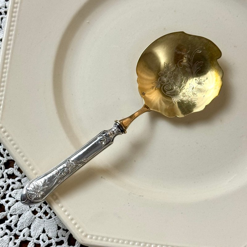 50647-典雅法国古董浆果匙 纯银柄 铜镀金花卉雕饰匙面 - 其他 - 纯银 