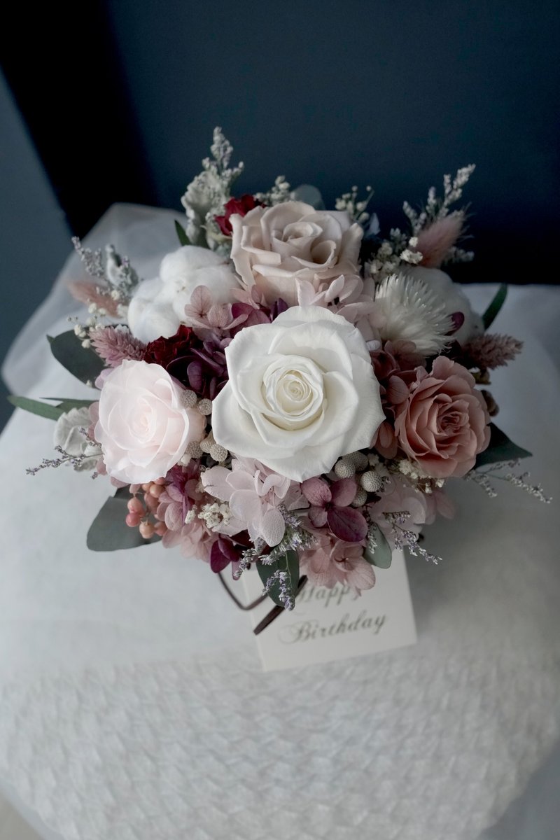 毕业生日开幕圣诞礼品包装裸紫色永生玫瑰绣球花不凋花干燥花桌 - 干燥花/捧花 - 植物．花 紫色